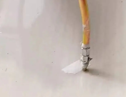 贺兰瓷砖空鼓维修公司专业解答在瓷砖铺贴过程中，如果使用的砂料过粗（如全部使用了粗砂），可能会导致以下问题