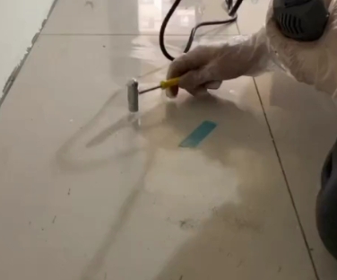 贺兰瓷砖开裂维修公司专业分享瓷砖在铺贴前如果没有沥干水分，将会导致以下问题